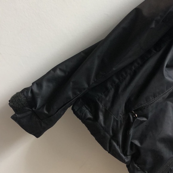 Burton Winter Hiking Snow Jacket with Lots Of Compartments For Personal Storage - Picture 3 of 14